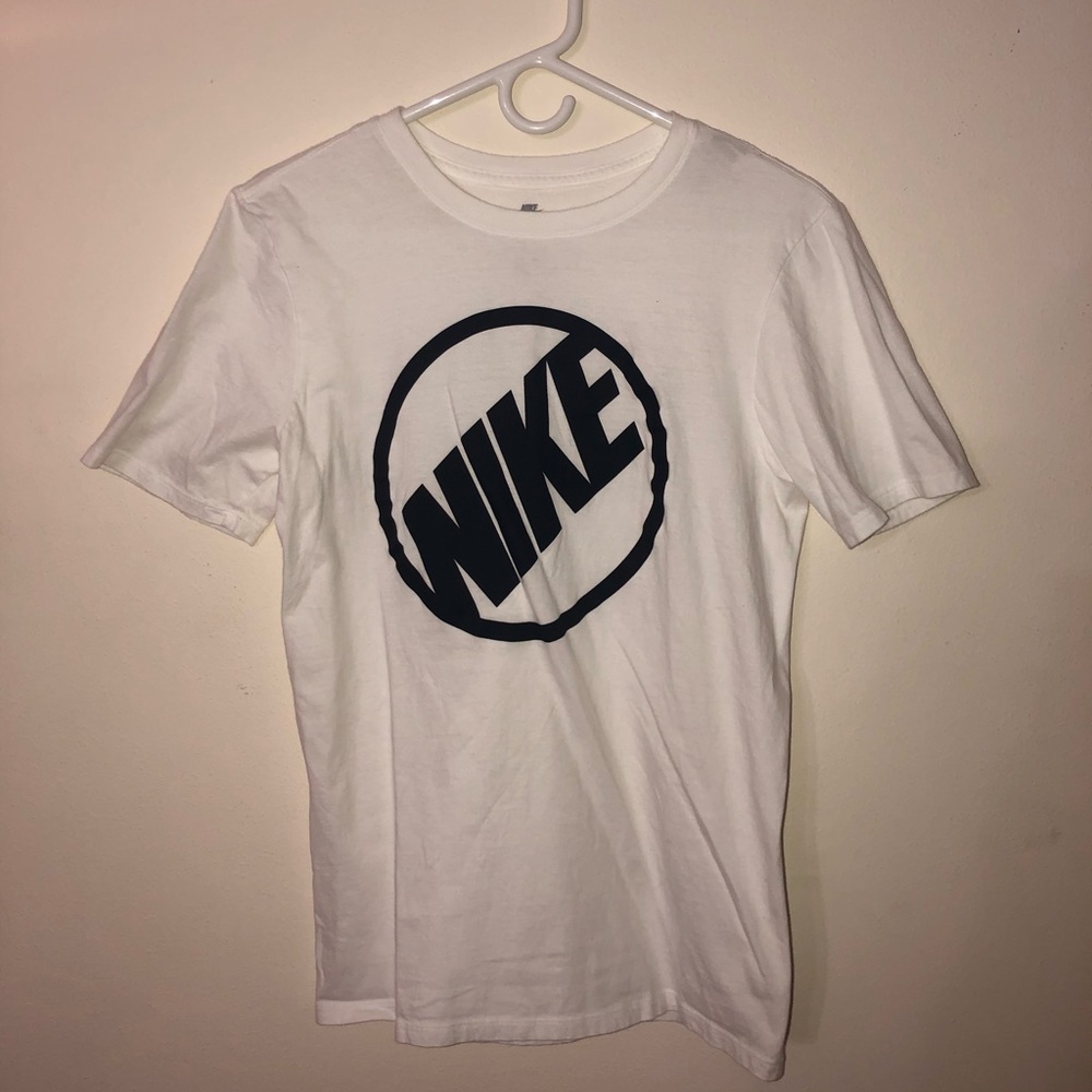 NIKE TEE